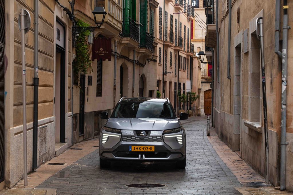 nouvel-eclipse-cross-ev-87