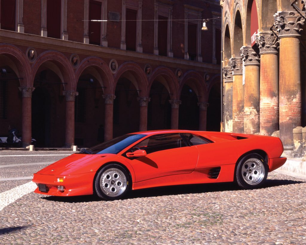 (C) Lamborghini (C) Lamborghini