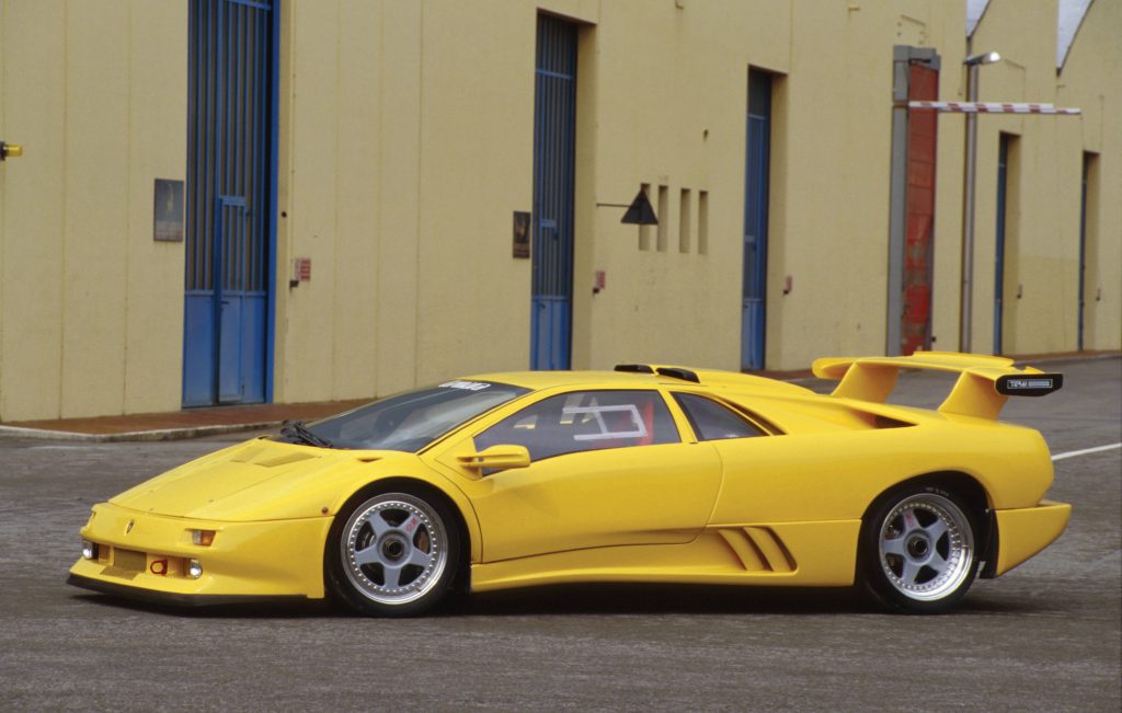(C) Lamborghini (C) Lamborghini