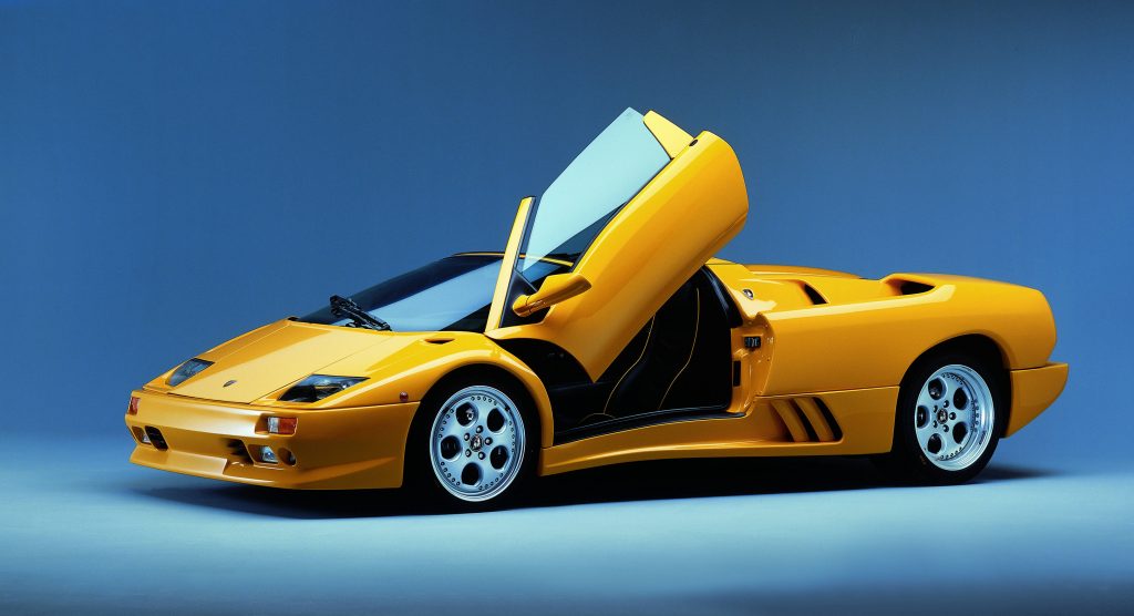 (C) Lamborghini (C) Lamborghini