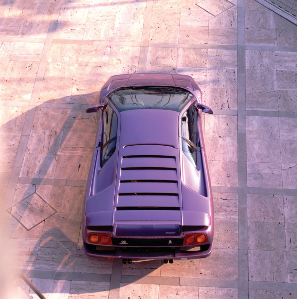 (C) Lamborghini (C) Lamborghini