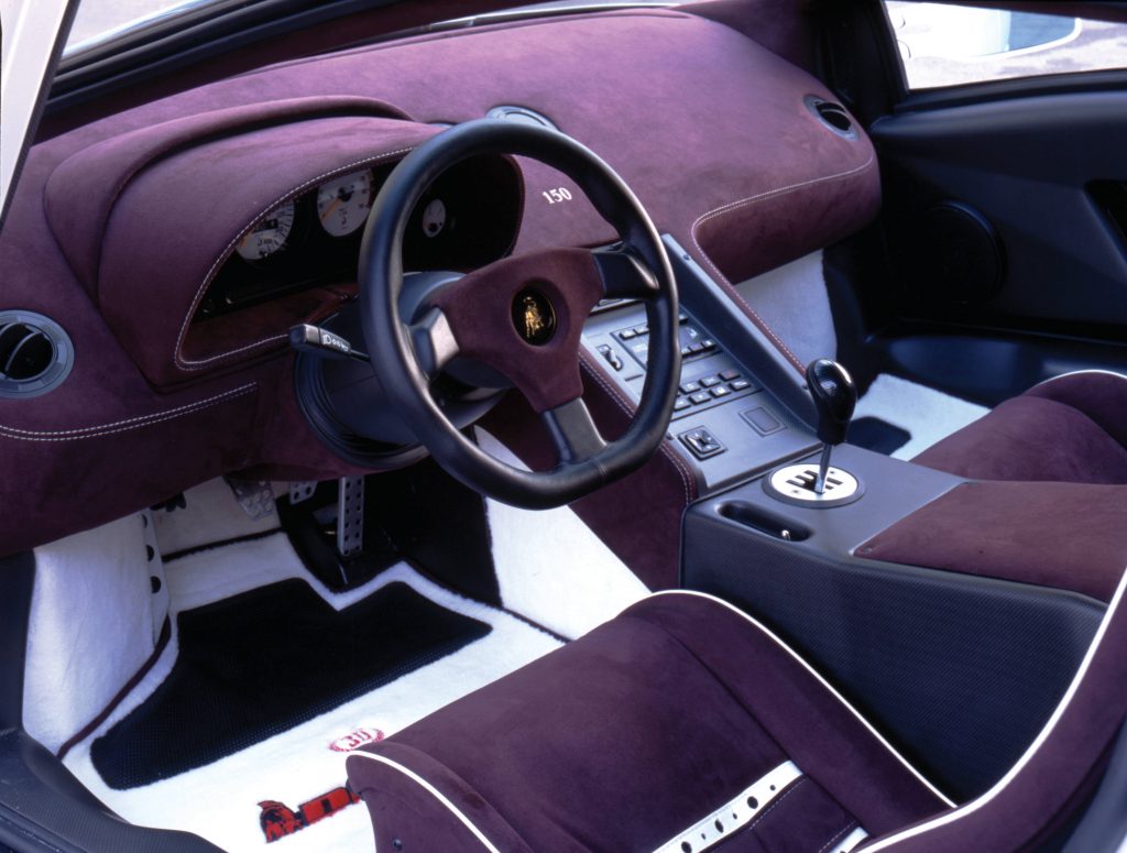(C) Lamborghini (C) Lamborghini