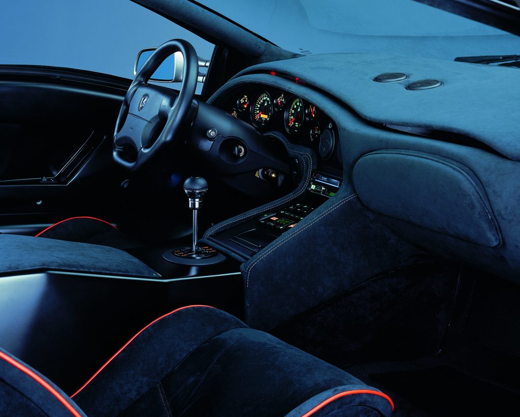 (C) Lamborghini (C) Lamborghini