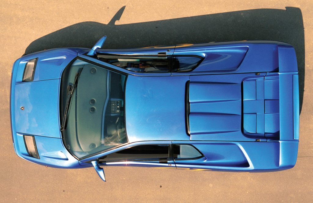 (C) Lamborghini (C) Lamborghini