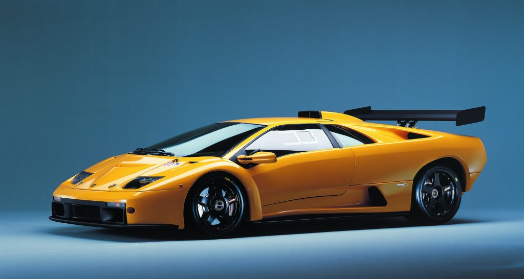 (C) Lamborghini (C) Lamborghini