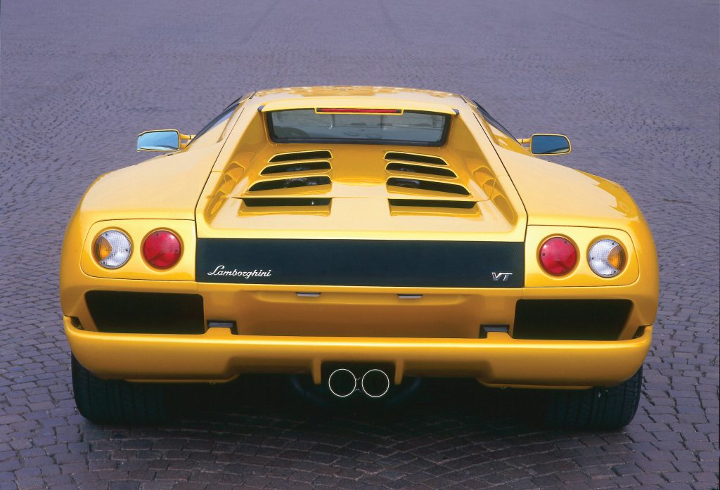 (C) Lamborghini (C) Lamborghini