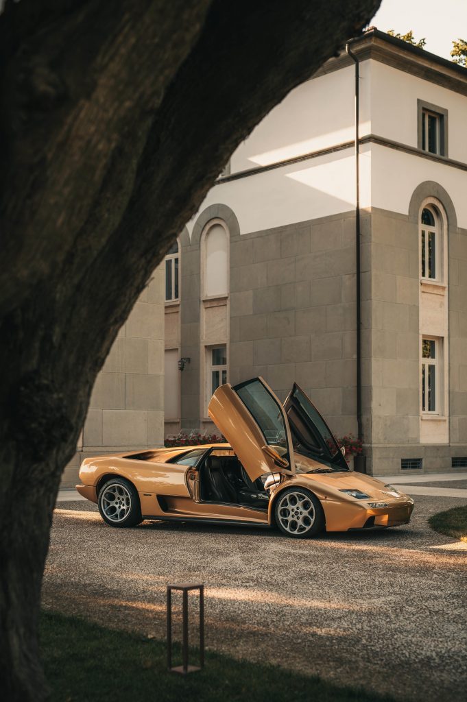 (C) Lamborghini (C) Lamborghini
