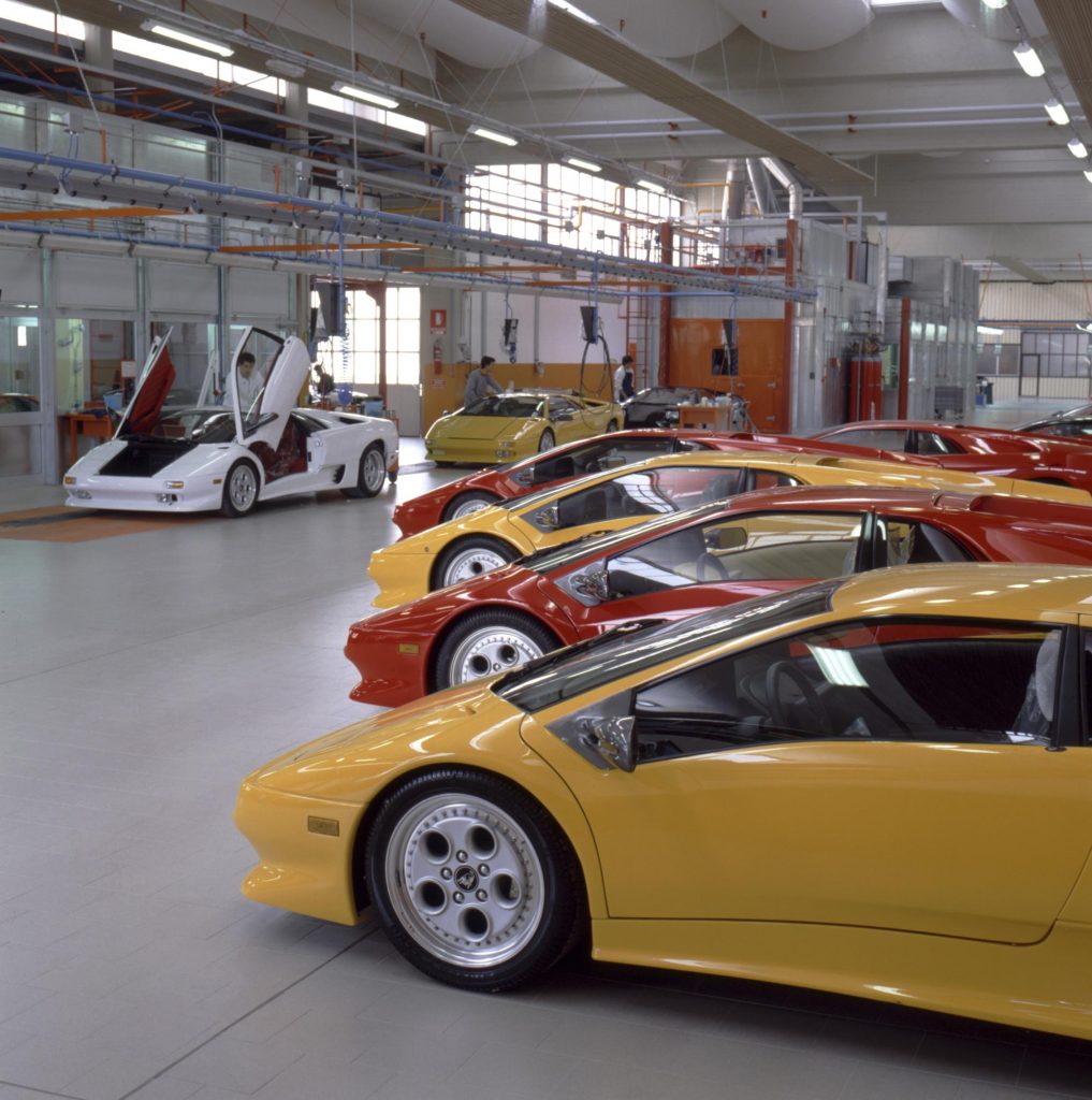 (C) Lamborghini (C) Lamborghini