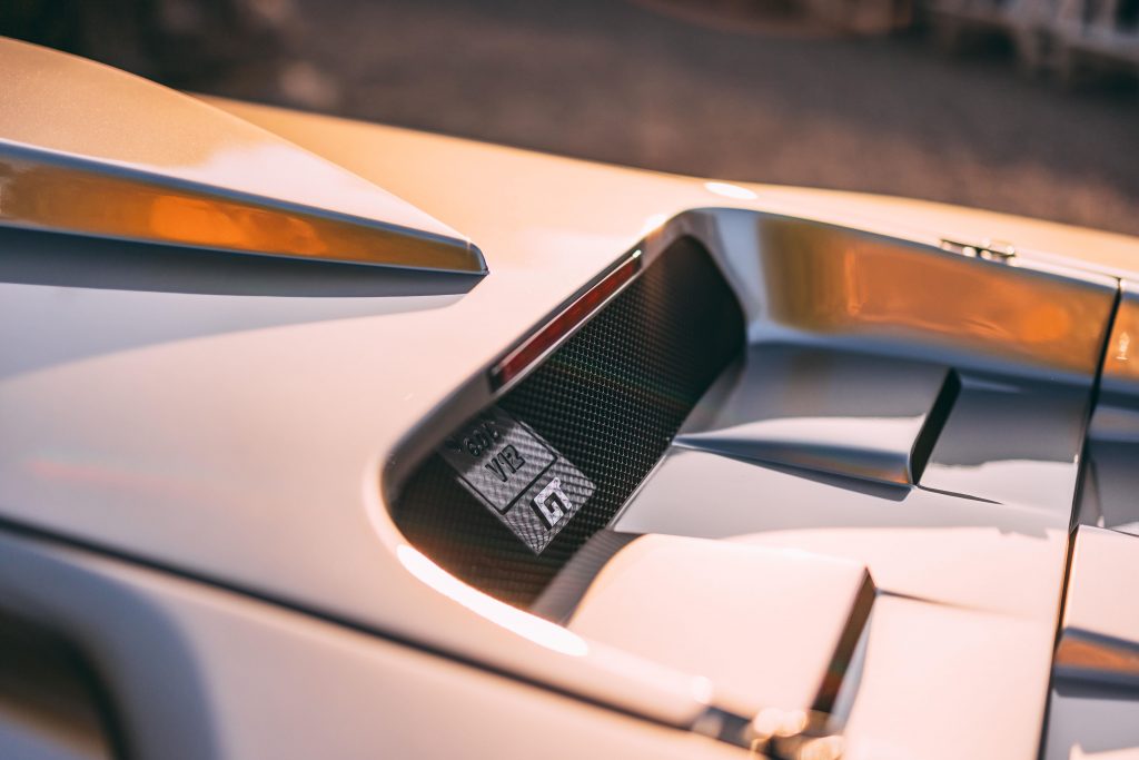 (C) Lamborghini (C) Lamborghini
