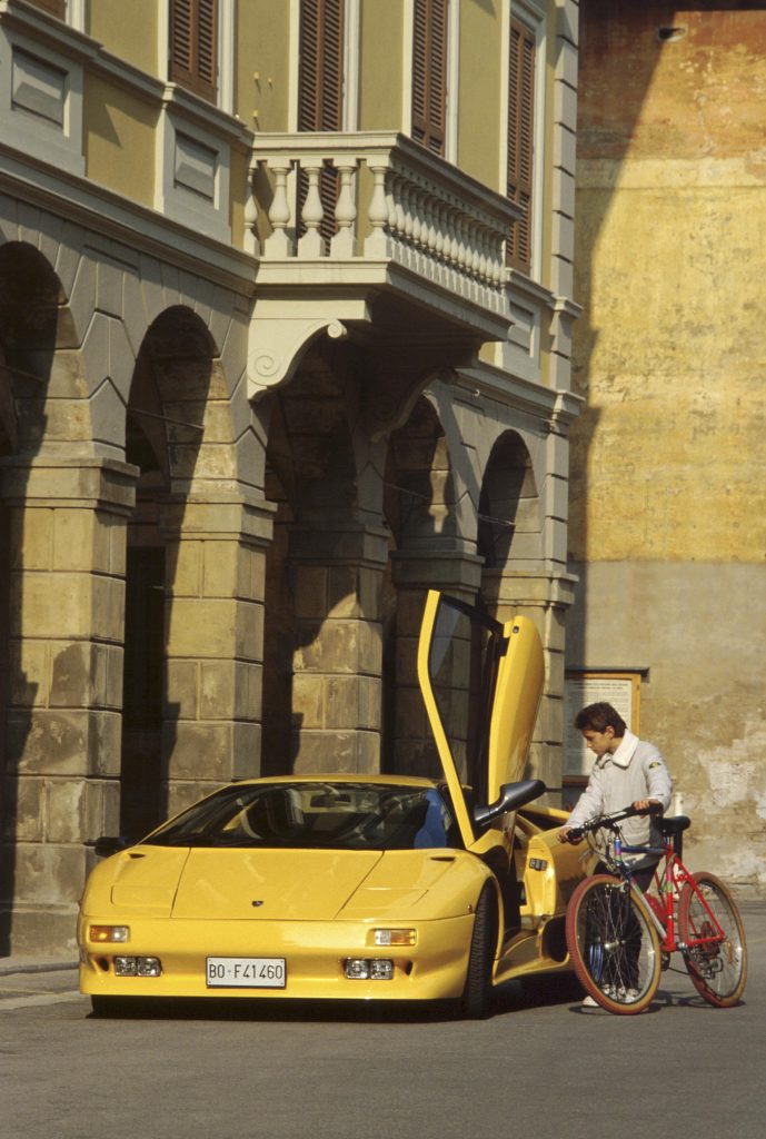 (C) Lamborghini (C) Lamborghini