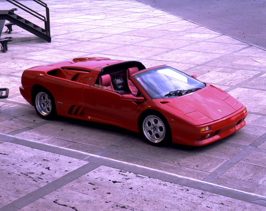 (C) Lamborghini (C) Lamborghini