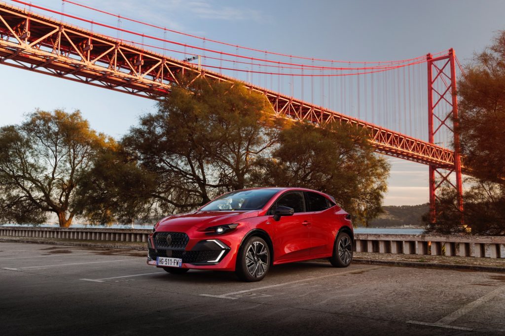 Renault Clio – Esprit Alpine Rouge Absolu – Photos