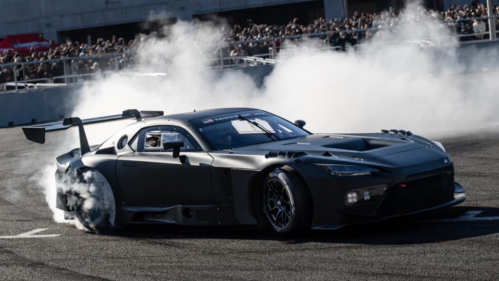 Toyota GR GT : la nouvelle supercar de 641 chevaux est de sortie pour un show spectaculaire Toyota GR GT et GR GT3 : les supercars sont de sorties sur route pour un show spectaculaire