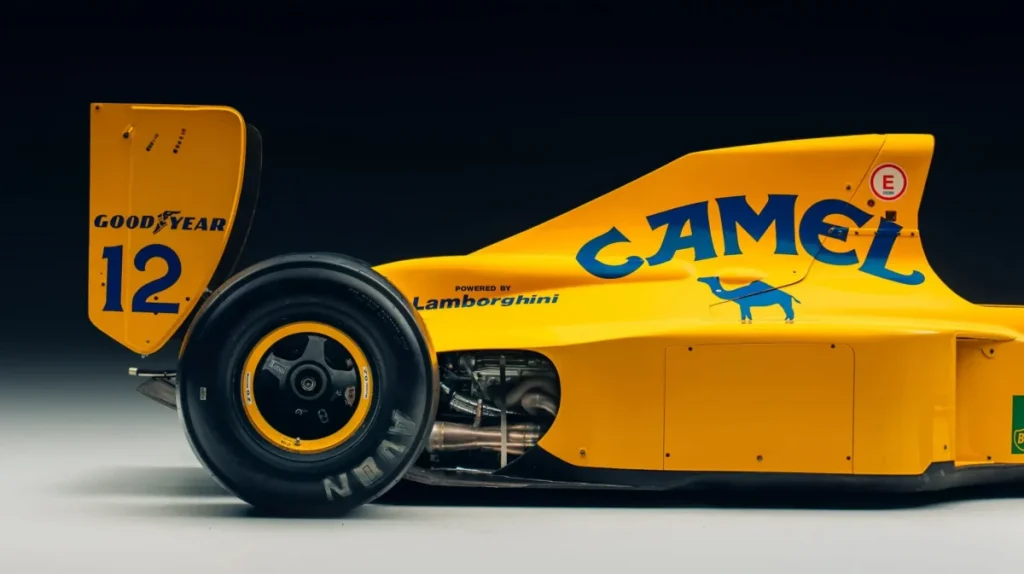 Lotus F1 V12 et Lamborghini Countach : ces deux livrées Camel sont à vendre !
