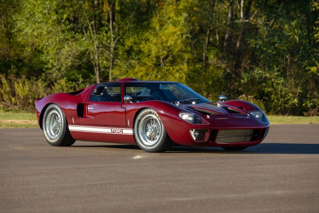 Cette Ford GT40 MkI de 1965 pilotée par Carroll Shelby est à vendre