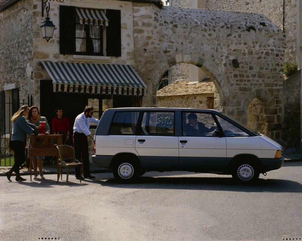(C) Renault Communication - Droits R&eacute;serv&eacute;s