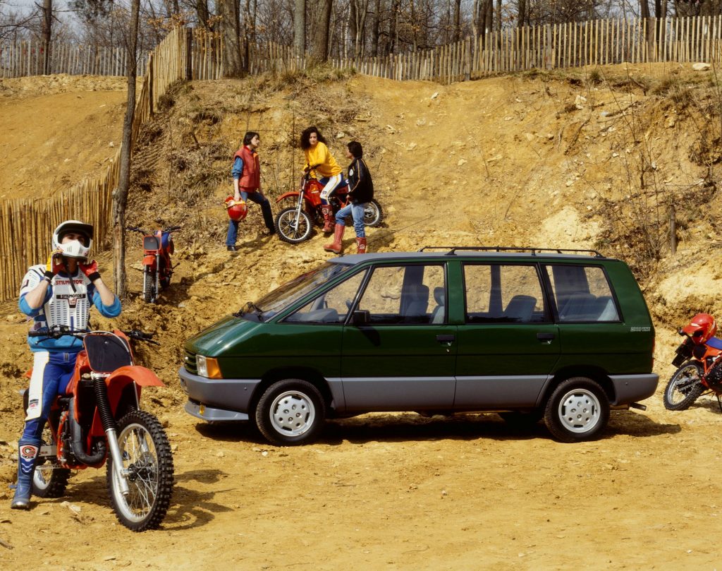 (C) Renault Communication - Droits R&eacute;serv&eacute;s