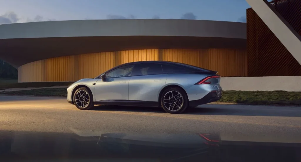 A 46000 euros, la nouvelle berline Xpeng est deux fois moins chère qu'une Tesla S et elle se charge en 12 minutes