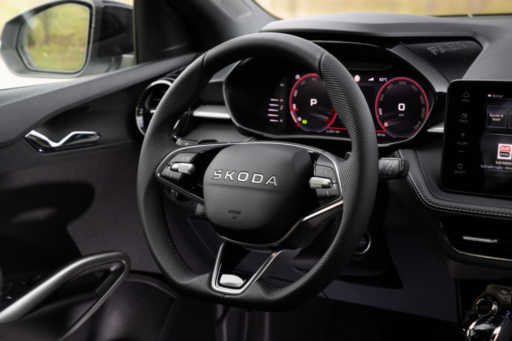 Skoda-Fabia-130-105
