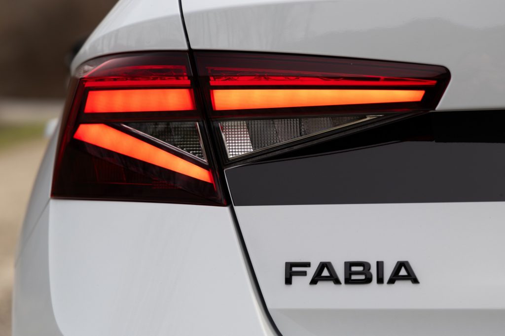Skoda-Fabia-130-141