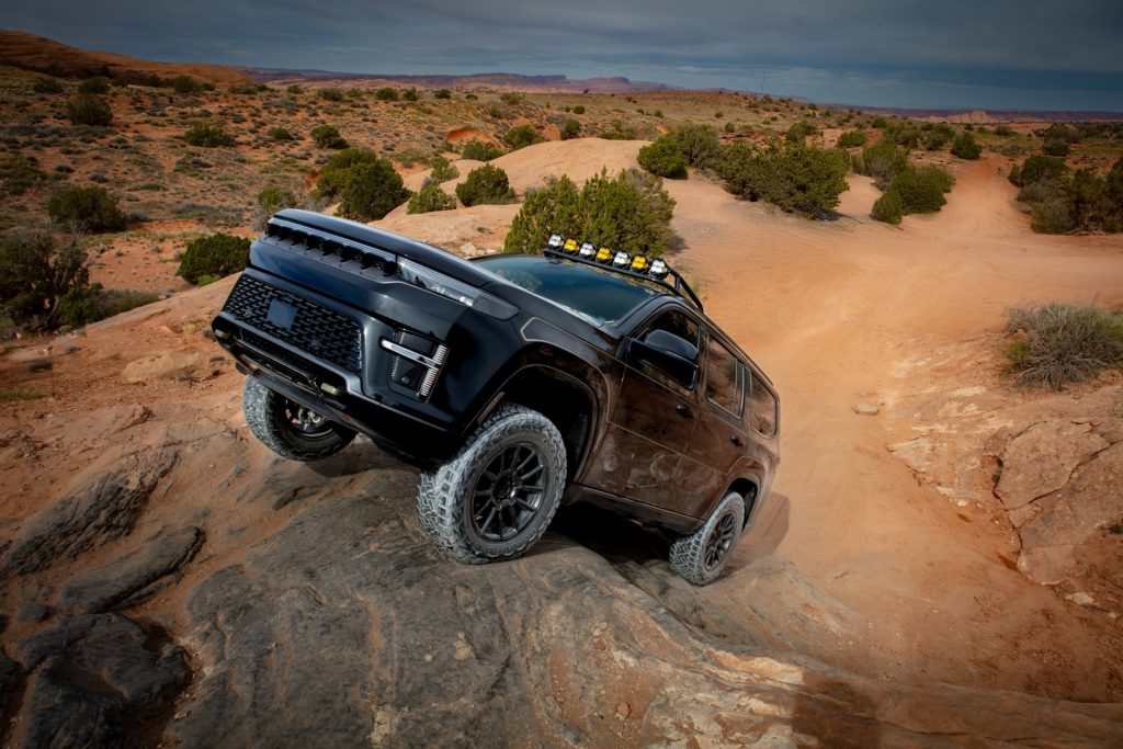 2026_EJS_Grand-Wagoneer_Commander_01