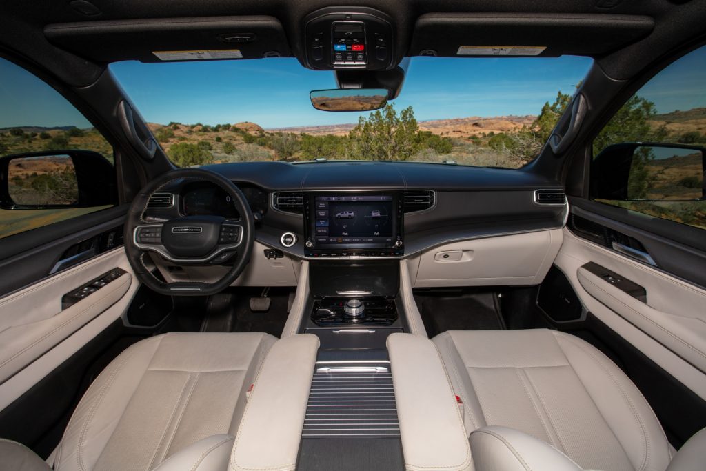 2026_EJS_Grand-Wagoneer_Commander_05