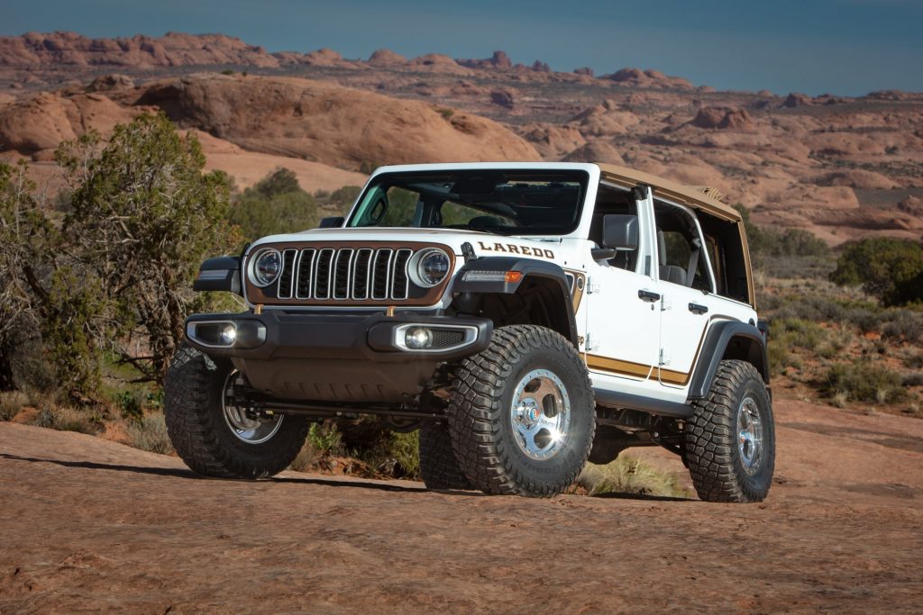 2026_EJS_Wrangler_Laredo_01