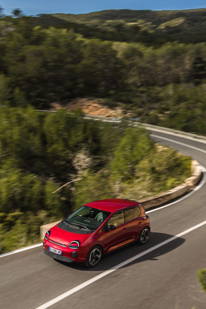 RenaultTwingoE-TechElectric_AbsolutRed_Action©ThomasCortesi-20