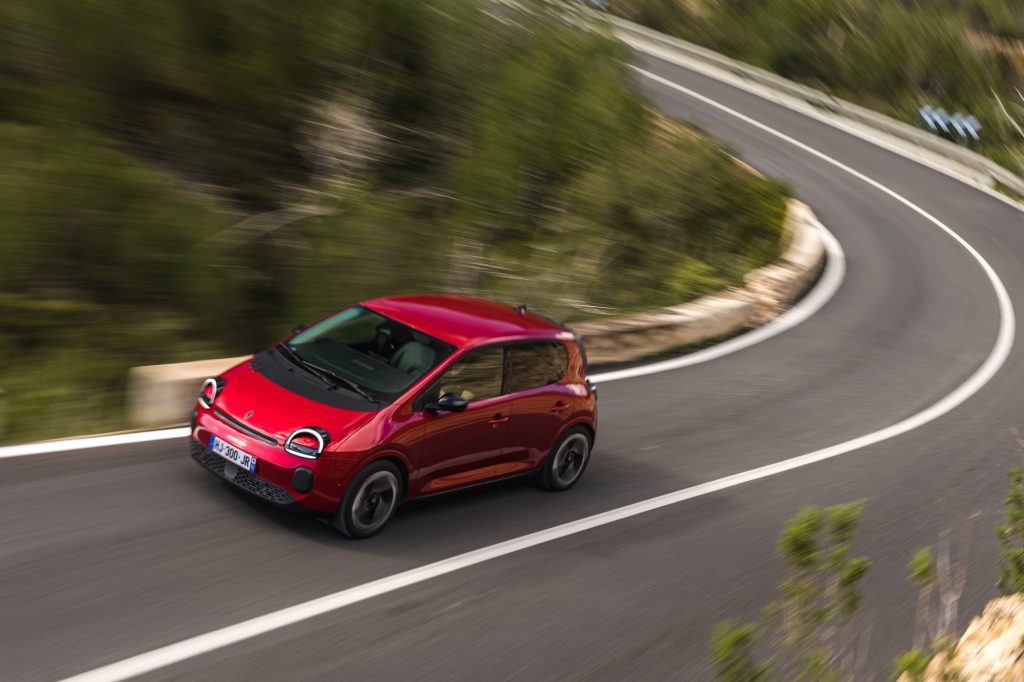 RenaultTwingoE-TechElectric_AbsolutRed_Action©ThomasCortesi-4