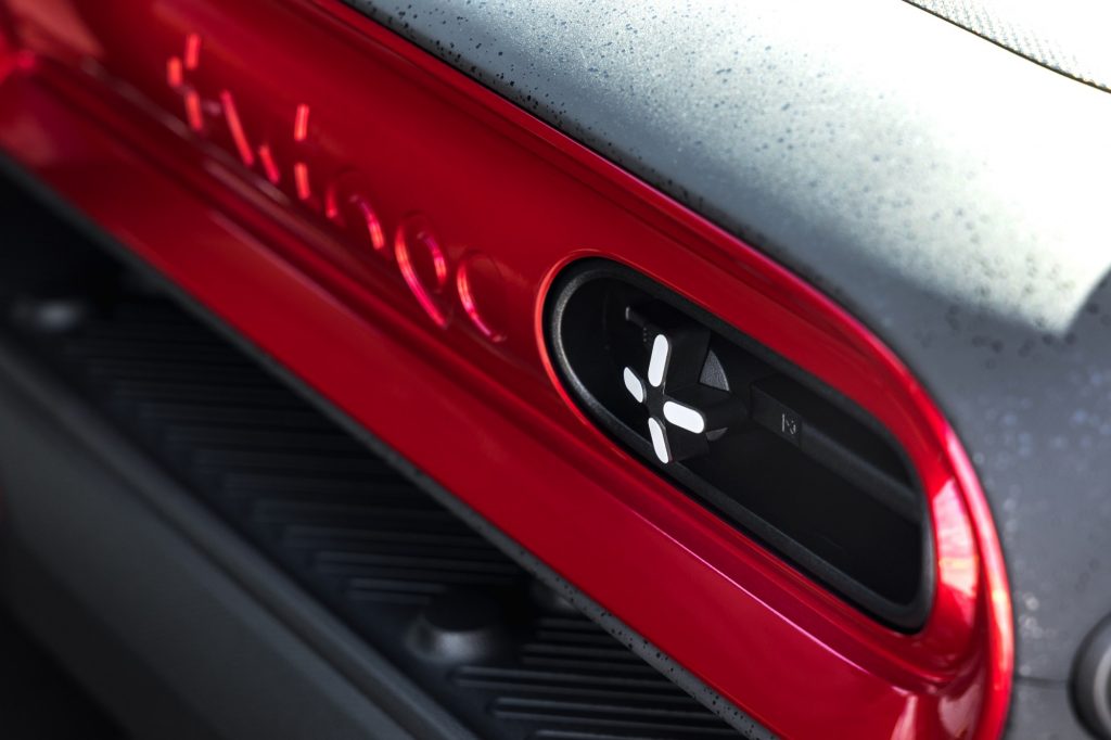 RenaultTwingoE-TechElectric_AbsolutRed_Detail©ThomasCortesi-15