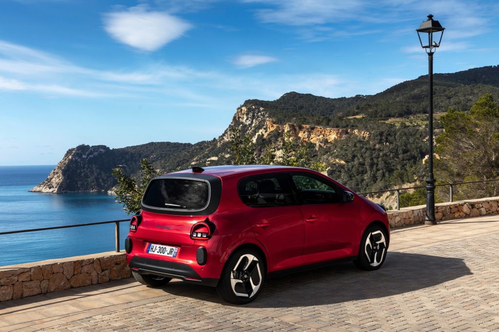 Twingo-Rouge_Statique©ThomasCortesi-1