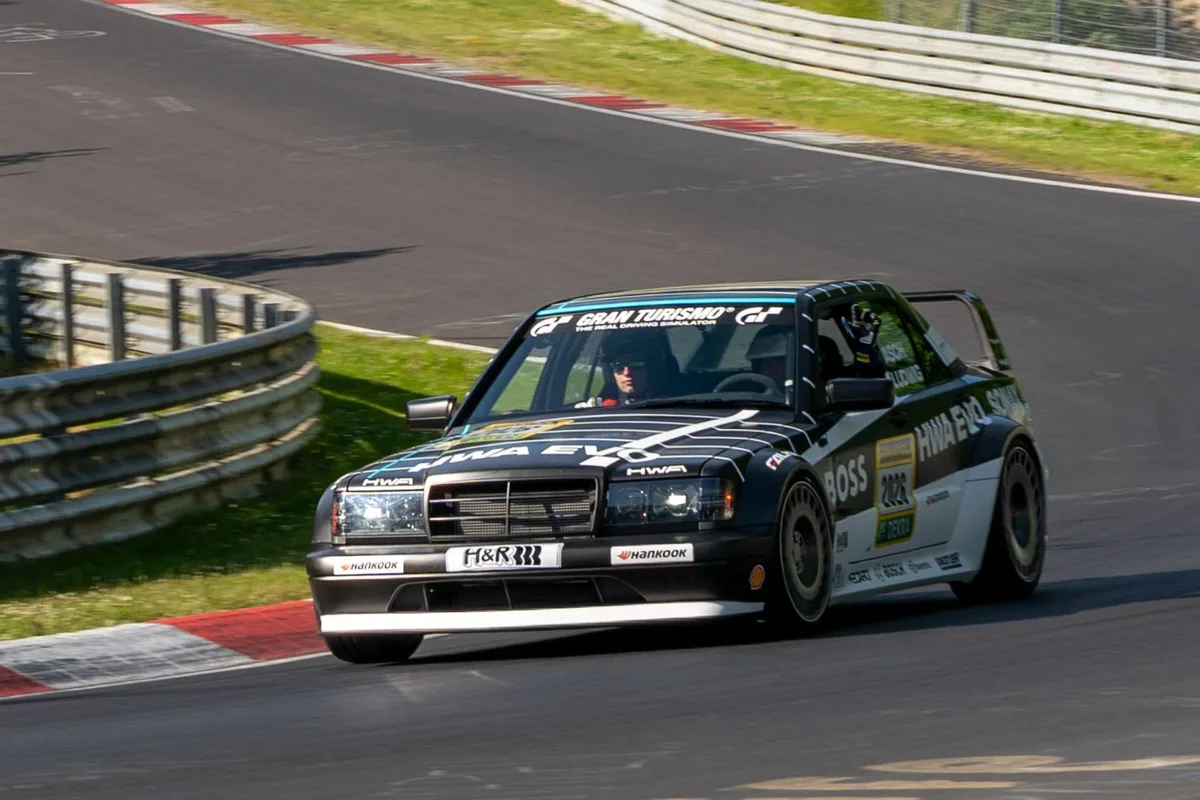 Cette Mercedes des années 90 revient en compétition boostée à 550 chevaux Cette Mercedes des années 90 revient en compétition boostée à 550 chevaux