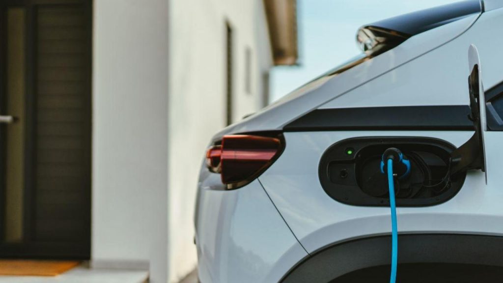 Changer son contrat d’électricité avec une voiture électrique