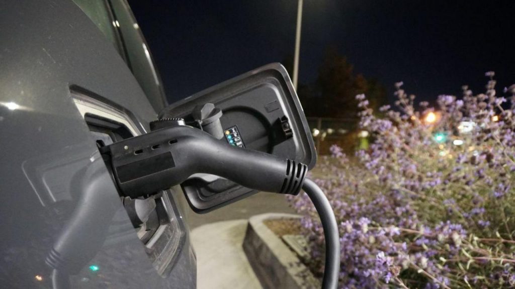 Changer son contrat d’électricité avec une voiture électrique