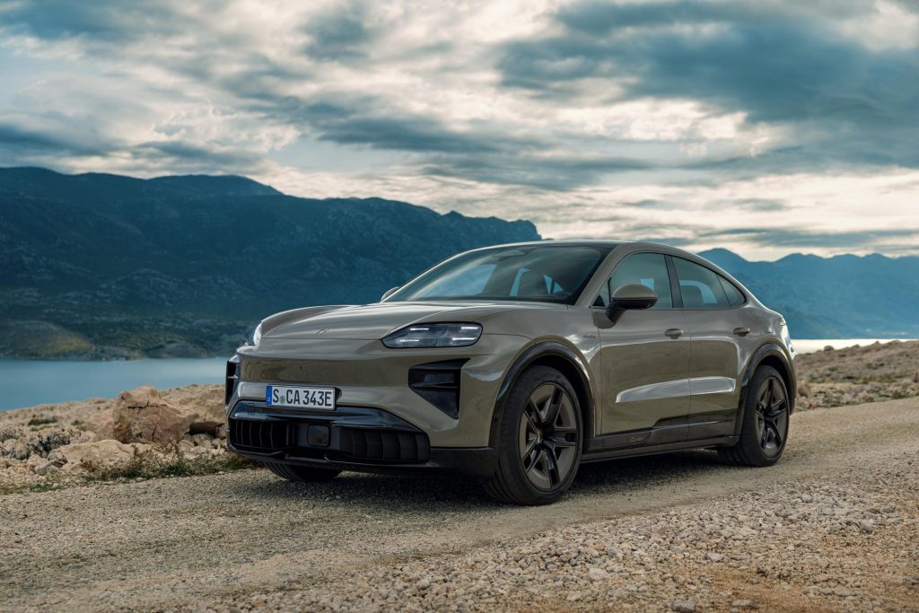 Porsche Cayenne Coupé Electric : jusqu’à 1 156 ch pour le SUV électrique dévoilé à Pékin