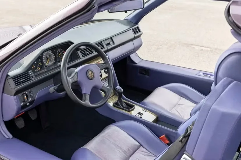 La Boschert B300 transforme une Mercedes 300 CE en Gullwing moderne La Boschert B300 transforme une Mercedes 300 CE en Gullwing moderne