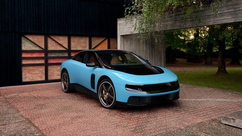 FERRARI_LUCE_FRONT_3Q_16x9_RGB_WEB_SOCIALS_09232919-6f75-419f-8c07-47d3e4c76e36