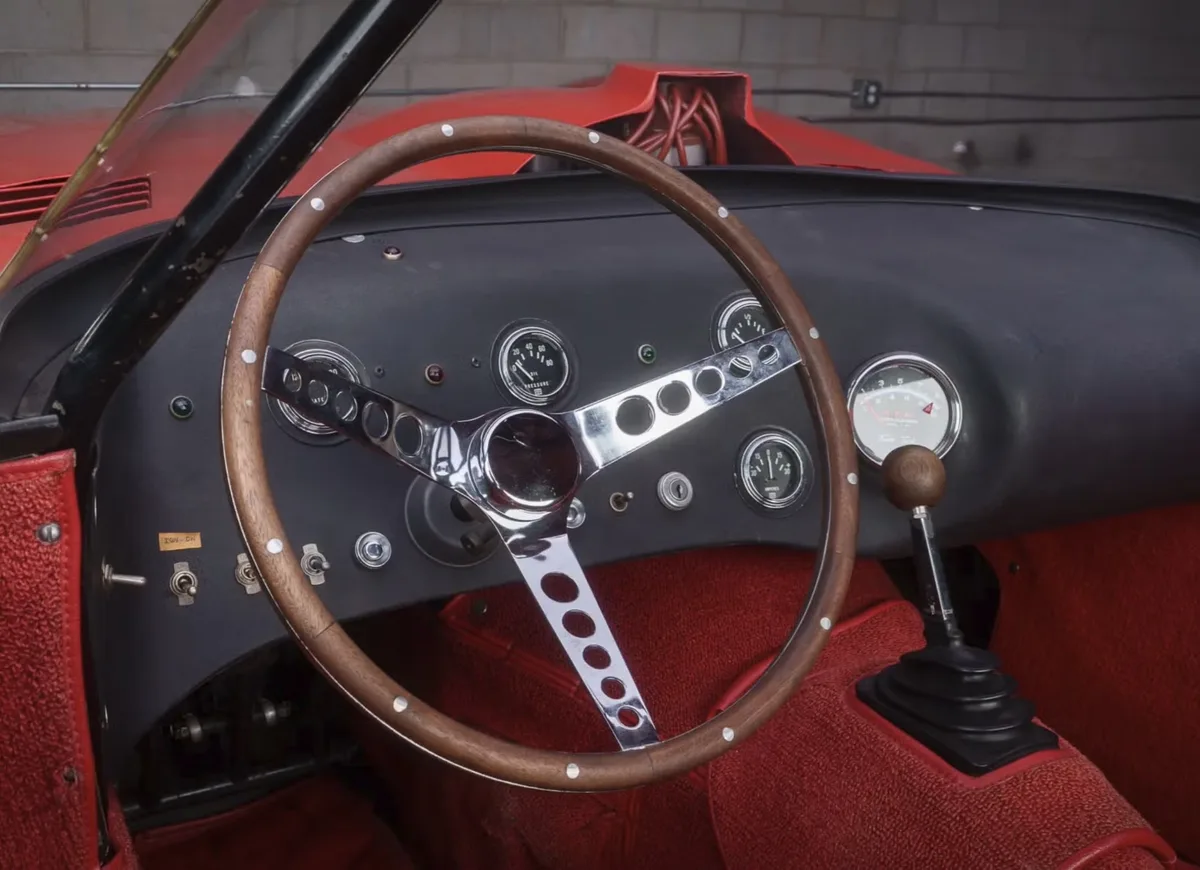 Cette sportive méconnue rivale de la Cobra et aux allures de « Cars » vient de se vendre 450.000 euros