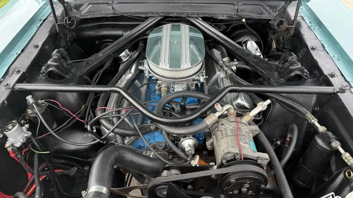 Une Ford Mustang 1966 transformée … en limousine de 6,5 mètres Une Ford Mustang 1966 transformée … en limousine de 6,5 mètres