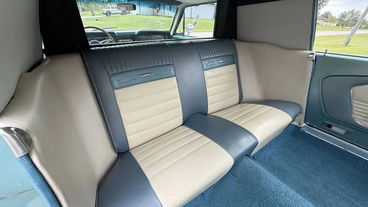 Une Ford Mustang 1966 transformée … en limousine de 6,5 mètres Une Ford Mustang 1966 transformée … en limousine de 6,5 mètres