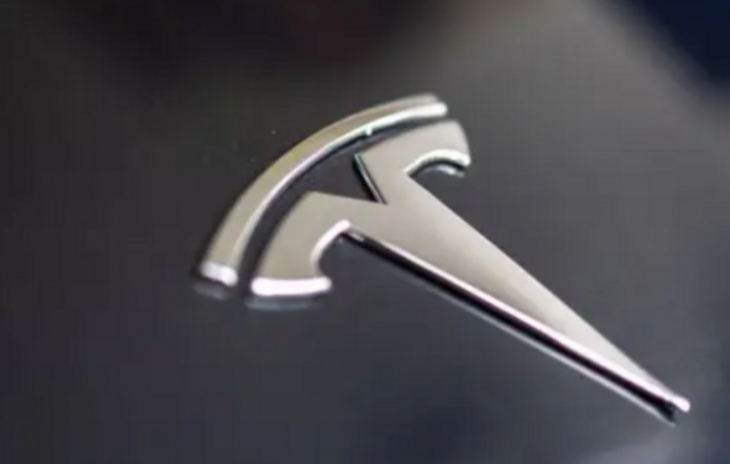 Tesla : le FSD sous secret en Europe