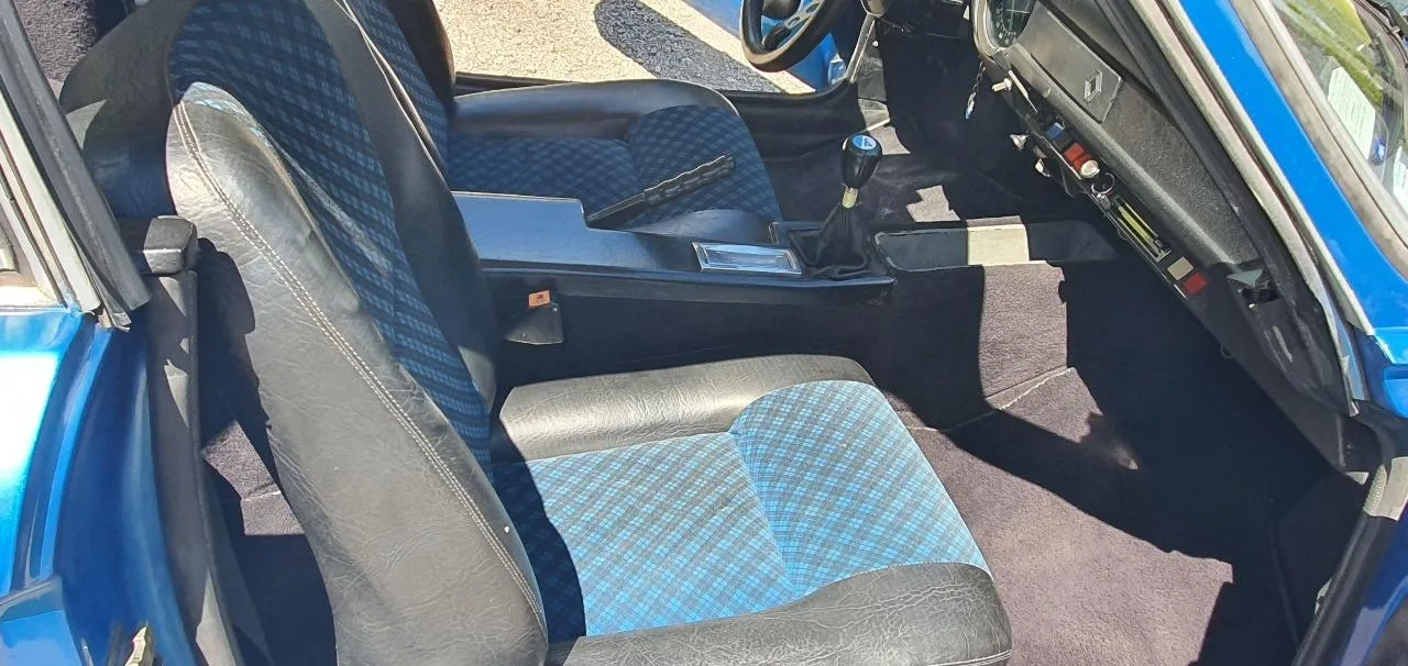 L’ancienne du jour : Alpine A110 1600 SX de 1977 en bleu d’origine rare sur le marché
