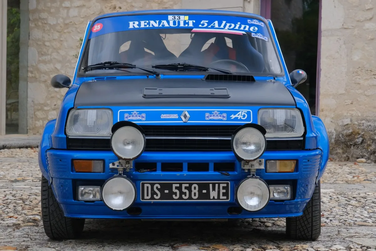Renault 5 Alpine 1977 : un exemplaire préparé Groupe II à vendre aux enchères