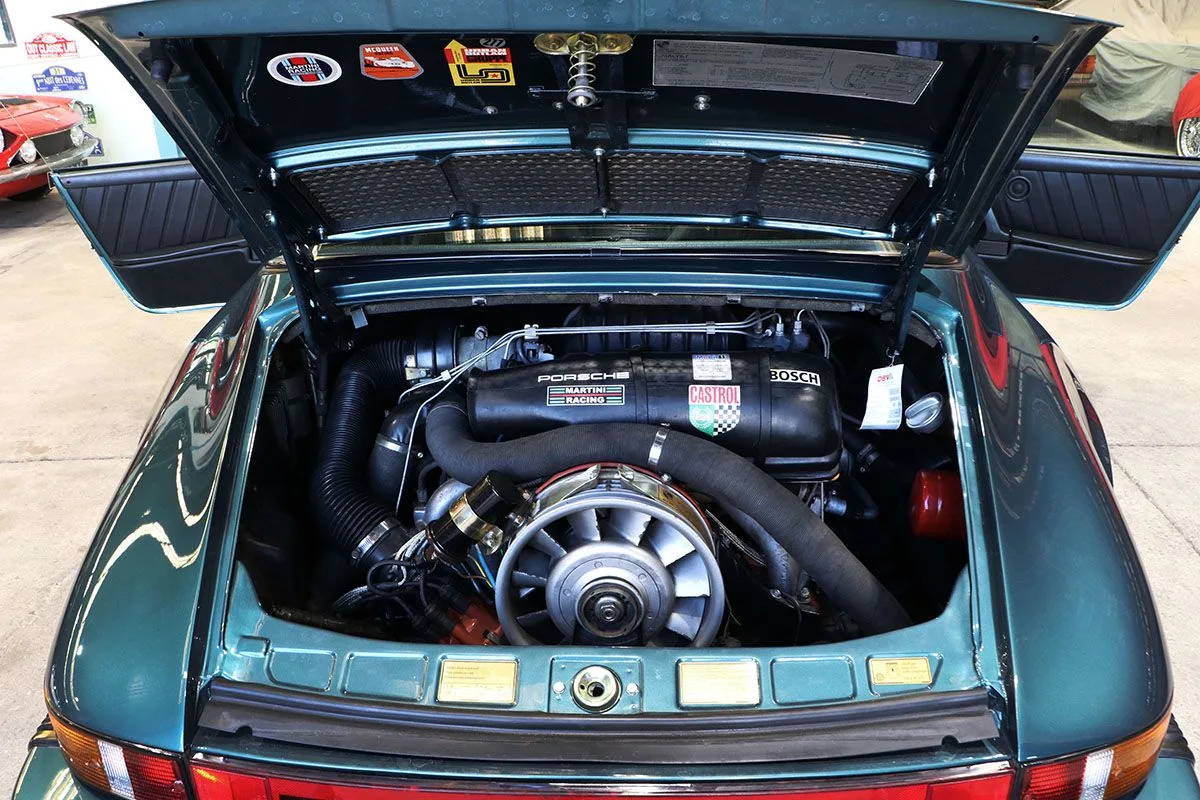 Porsche 911 SC 3.0 Targa 1982 à vendre : un exemplaire restauré en bleu pétrole métallisé Porsche 911 SC 3.0 Targa 1982 à vendre : un exemplaire restauré en bleu pétrole métallisé