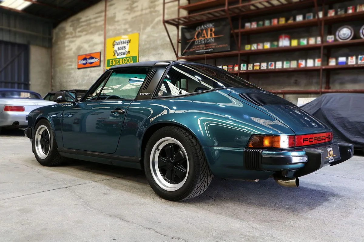 Porsche 911 SC 3.0 Targa 1982 à vendre : un exemplaire restauré en bleu pétrole métallisé Porsche 911 SC 3.0 Targa 1982 à vendre : un exemplaire restauré en bleu pétrole métallisé